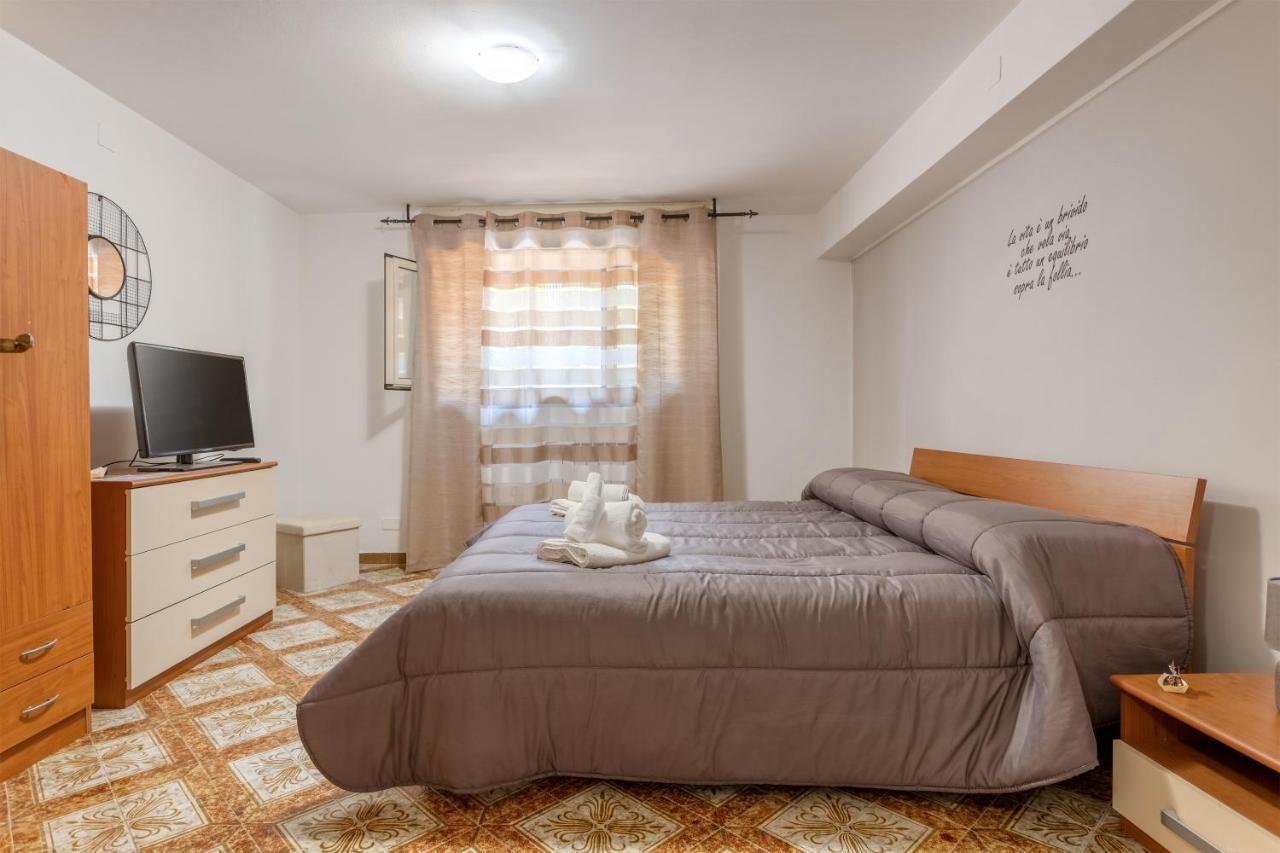 Casa In Villa A Mondello-700M Dal Mare باليرمو المظهر الخارجي الصورة