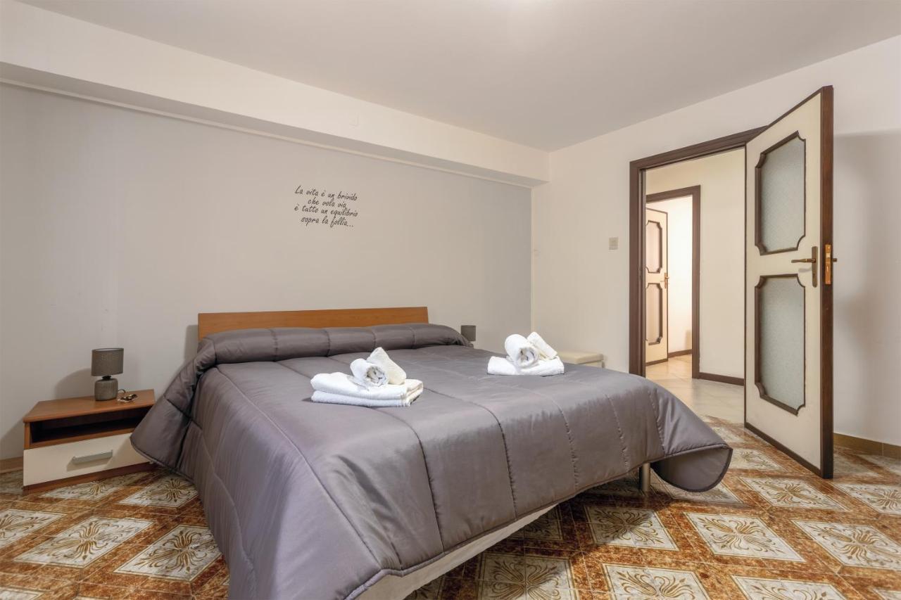 Casa In Villa A Mondello-700M Dal Mare باليرمو المظهر الخارجي الصورة